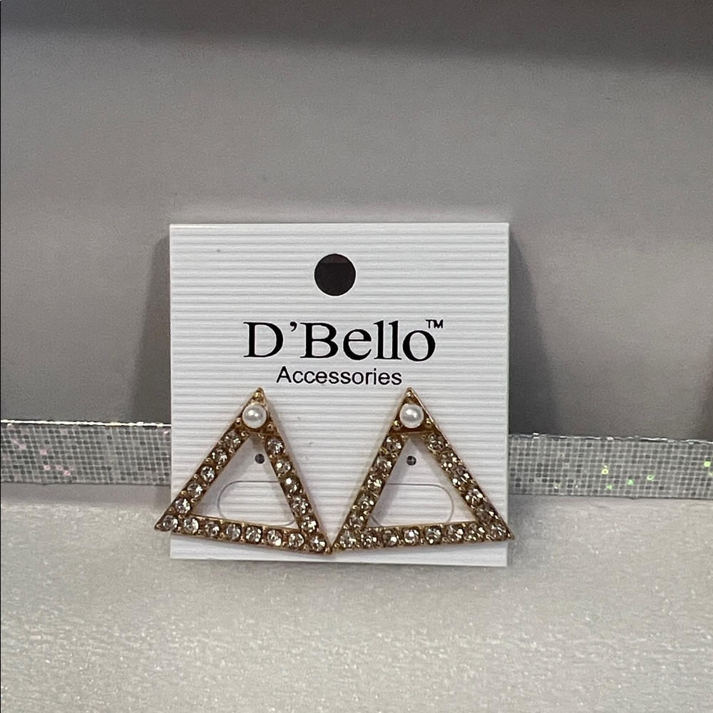 Goldtone Triangle w/CZ and Pearl Posts